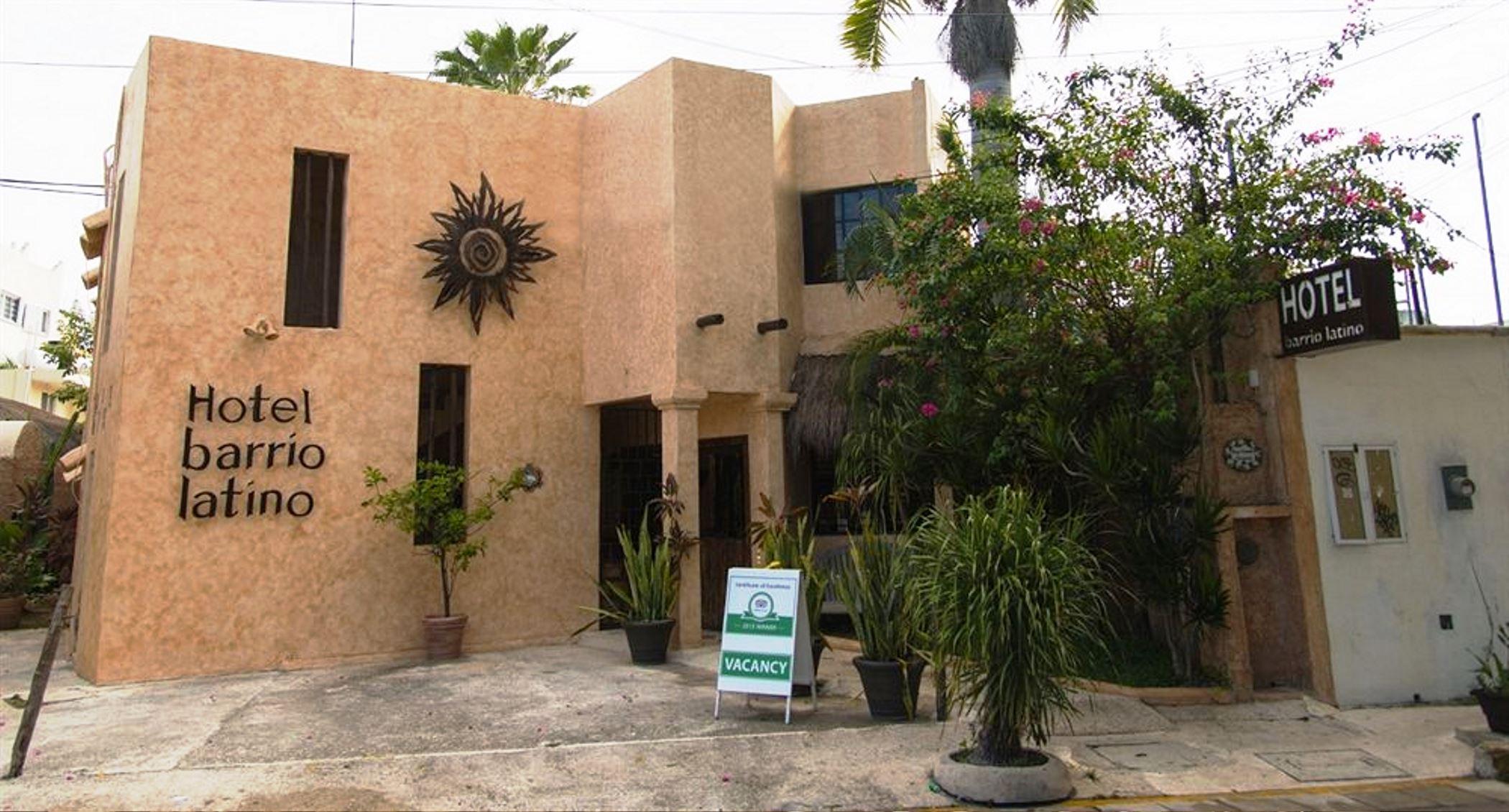 Готель Barrio Latino Al Centro By Pueblo Magico Network Плайя-дель-Кармен Екстер'єр фото